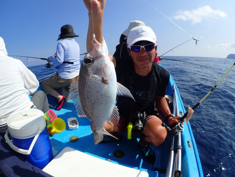 海から山までワイワイと 夏休みファミリー4 西表島の釣り シュノーケル 滝への少人数ツアー 島道楽