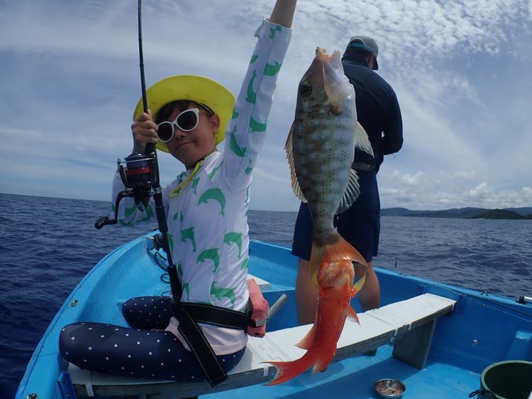 夏休みファミリー2 高級魚連発 珍魚も 笑 西表島の釣り シュノーケル 滝への少人数ツアー 島道楽