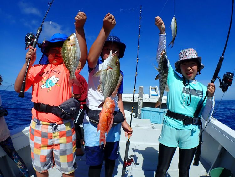 夏休みファミリー15 西表島の釣り シュノーケル 滝への少人数ツアー 島道楽